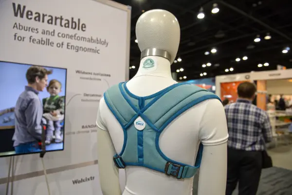 3D models showing the ergonomic design of a wearable vibrator.